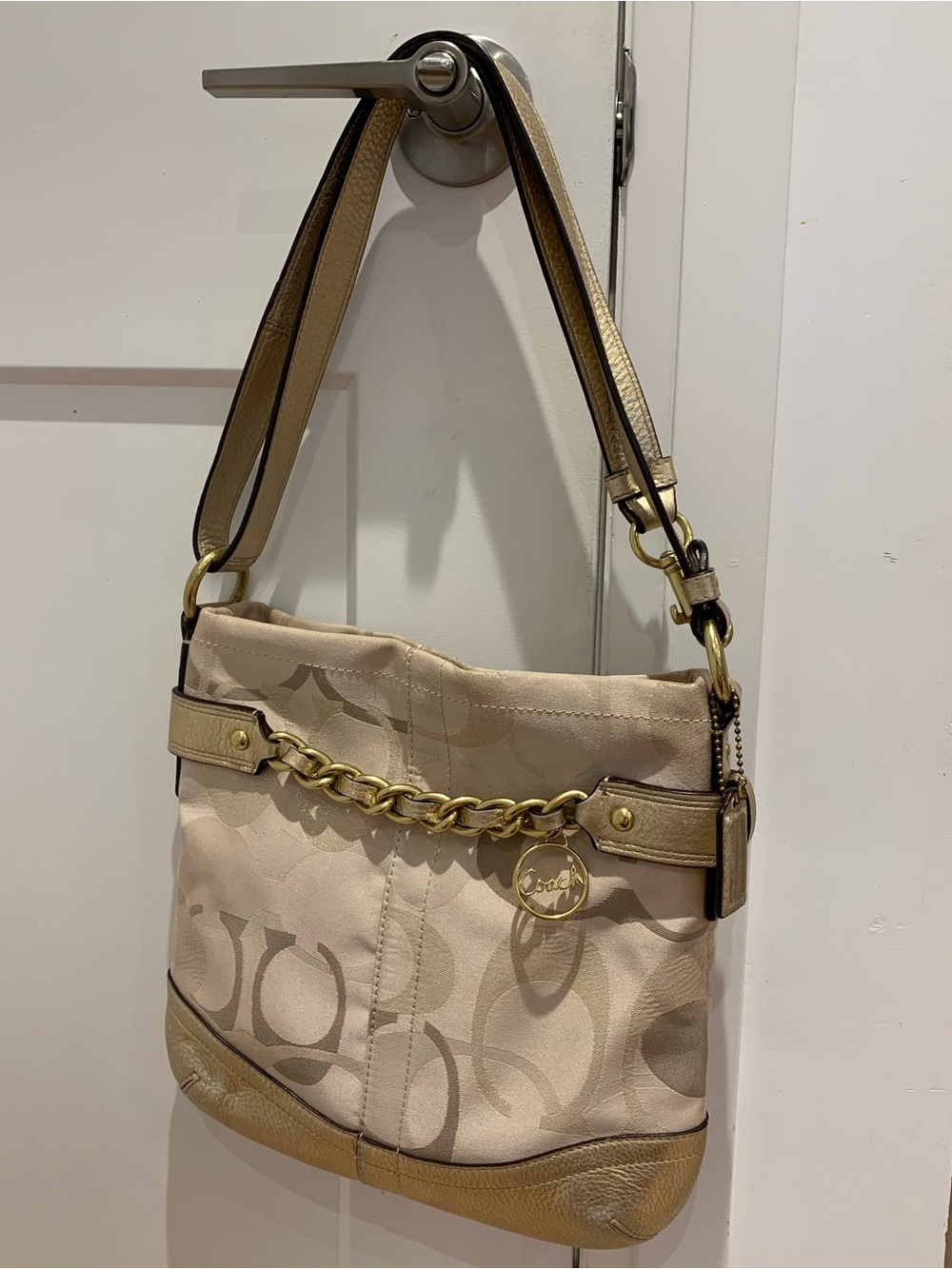 💛 Coach Gold Optic Signature Jacquard Shoulder Bag with Gold Chain 💛